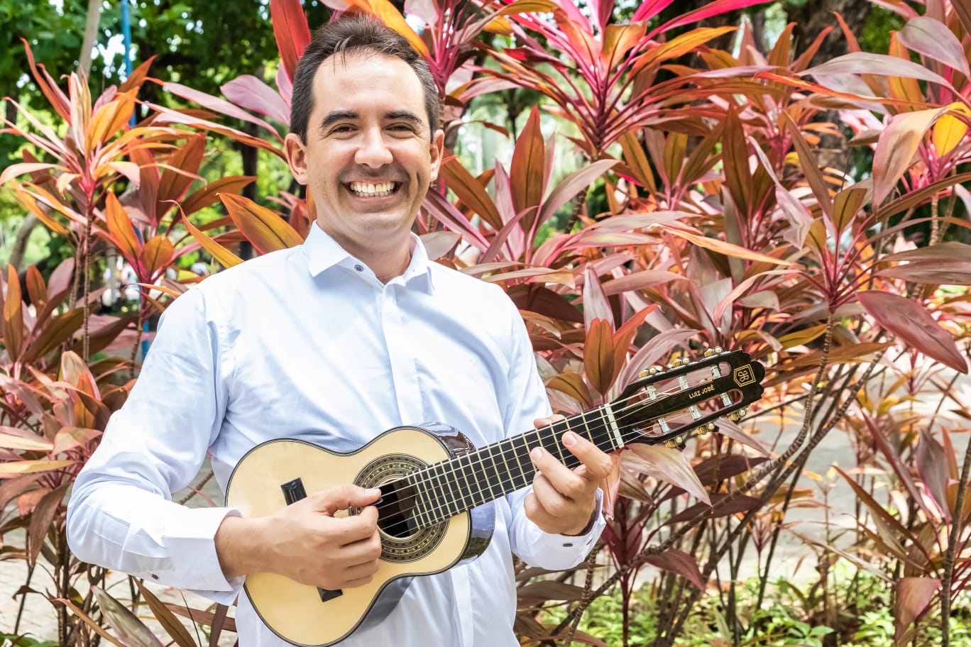 Luiz José leva MPB ao Pôr do Sol Fortaleza